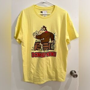 Donkey Kong Yellow Graphic T-Shirt, size large, new!